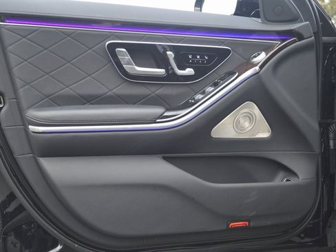 Used 2025 Mercedes-Benz S 580 4MATIC Sedan image 11