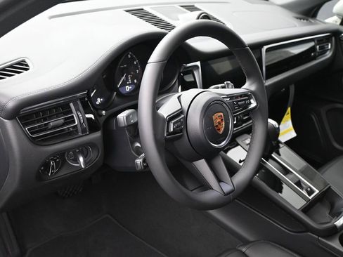 New 2026 Porsche Macan AWD/4WD image 5