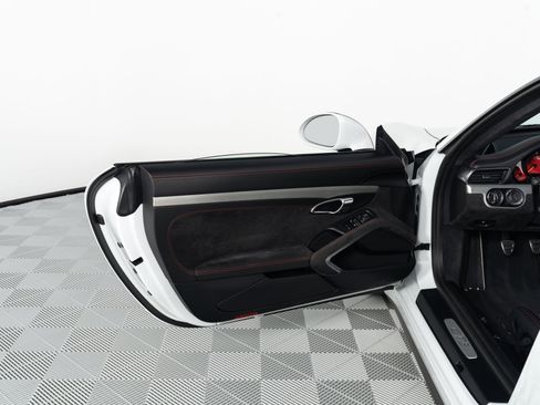 Used 2018 Porsche 911 GT3 image 9