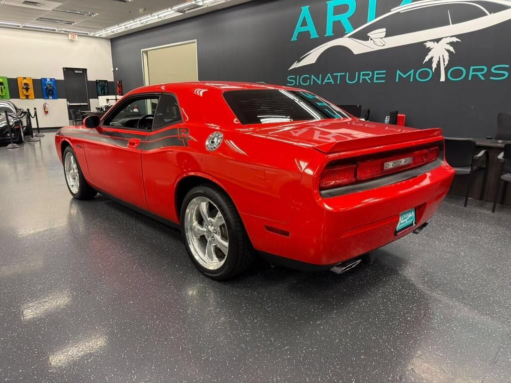 Used 2010 Dodge Challenger R/T RWD image 6