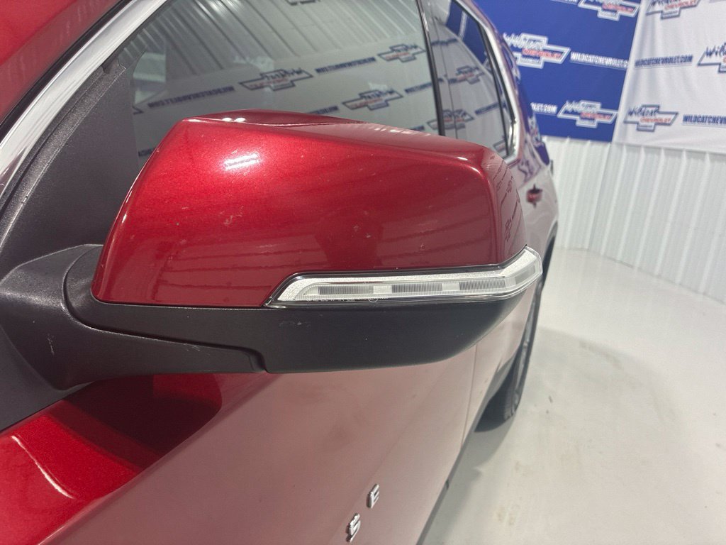 Used 2023 Chevrolet Traverse LT AWD/4WD image 12