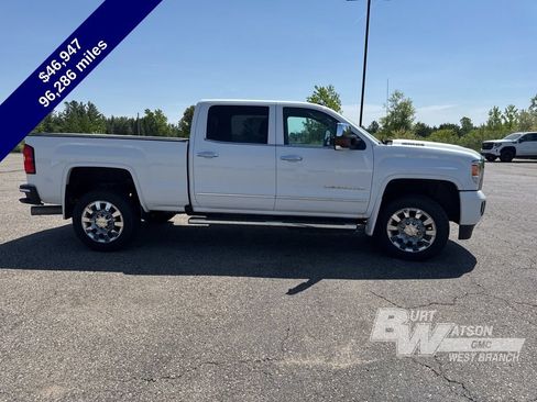 Used 2019 GMC Sierra 2500 Denali w/ Duramax Plus Package AWD/4WD image 8