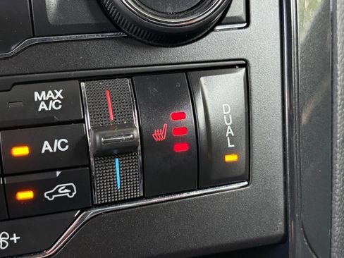 Used 2019 Ford Explorer XLT w/ Equipment Group 202A AWD/4WD image 27
