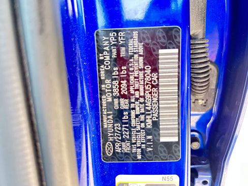 Used 2023 Hyundai Elantra SE FWD image 2