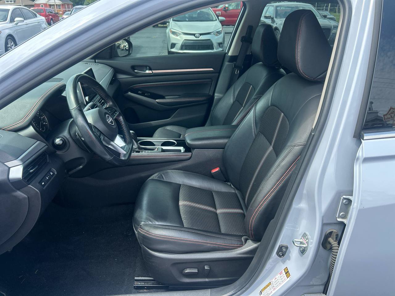 Used 2023 Nissan Altima 2.5 SR FWD image 10