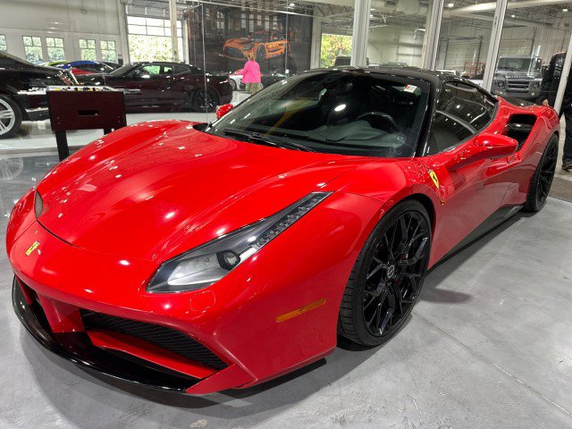 Used 2016 Ferrari 488 GTB RWD image 13