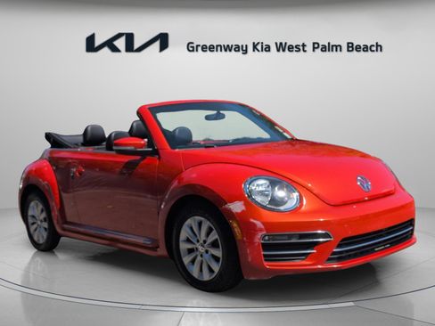 Used 2019 Volkswagen Beetle 2.0T S image 1