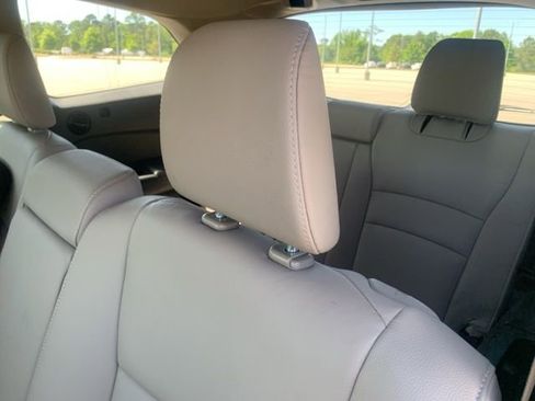 Used 2018 Honda Pilot Touring image 14