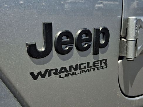 Used 2021 Jeep Wrangler Unlimited Sahara AWD/4WD image 69
