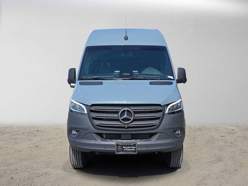 Used 2026 Mercedes-Benz Sprinter 2500 image 8