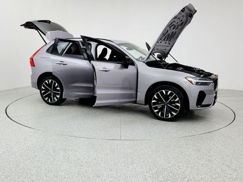 New 2026 Volvo XC60 B5 Ultra w/ Climate Package image 10