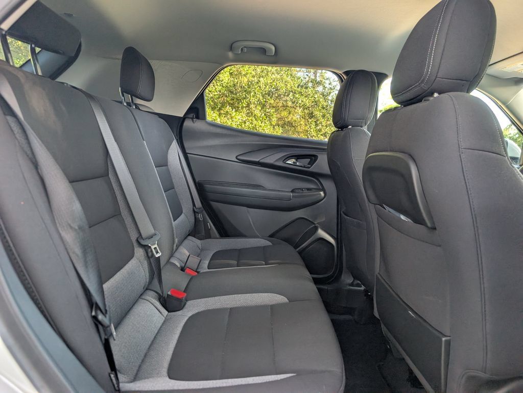 Used 2023 Chevrolet TrailBlazer LT w/ Convenience Package FWD image 17