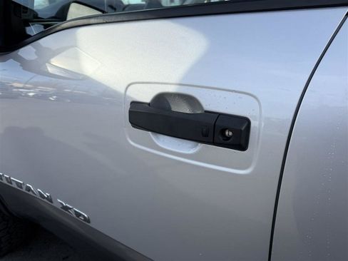 Used 2019 Nissan Titan PRO-4X w/ Pro-4x Convenience Package AWD/4WD image 23