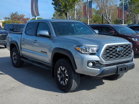 Used 2023 Toyota Tacoma TRD Off-Road w/ TRD Premium Off Road Package image 4