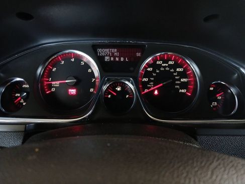 Used 2014 GMC Acadia SLE FWD image 16