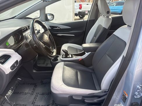 Used 2017 Chevrolet Bolt Premier w/ Driver Confidence II Package image 9