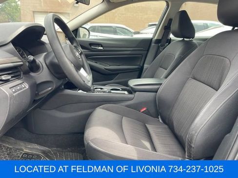 Used 2024 Nissan Altima 2.5 SV FWD image 6