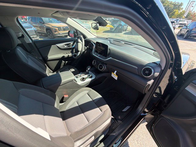 New 2026 Chevrolet Blazer LT w/ Convenience Package FWD image 20