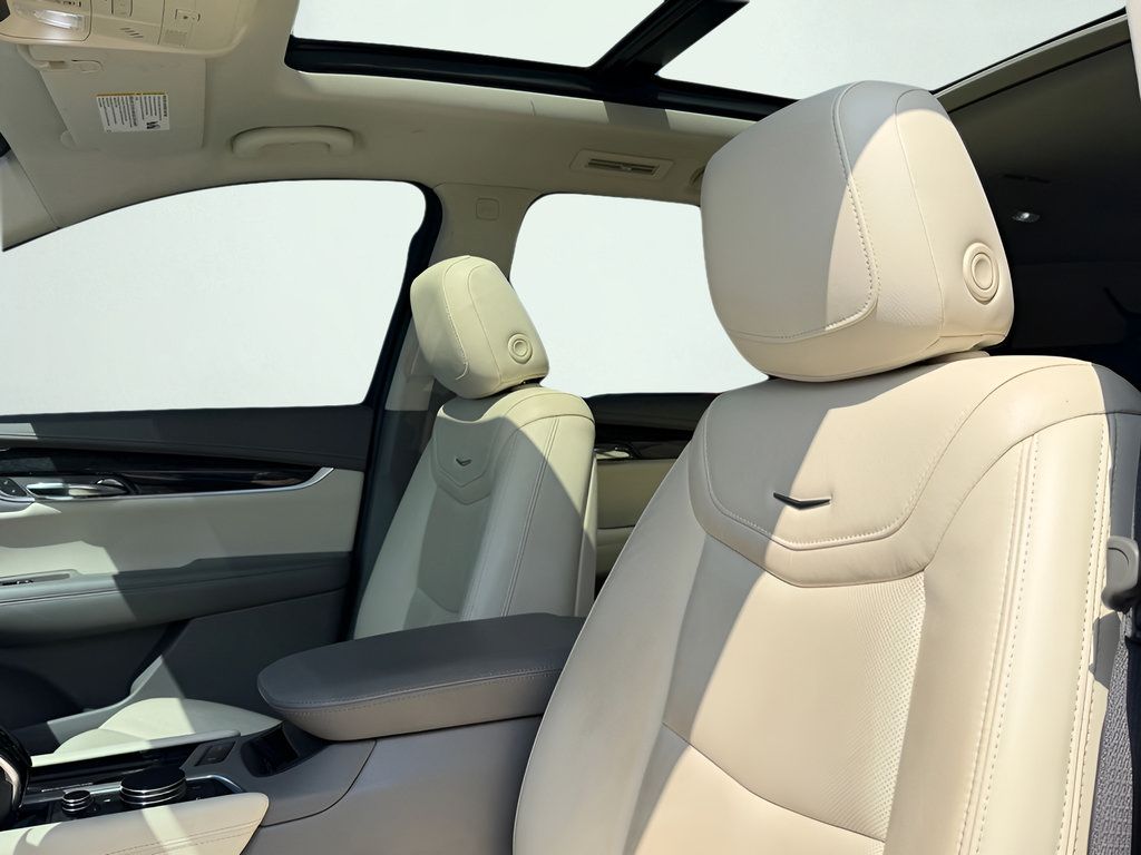 Used 2020 Cadillac XT6 Premium Luxury FWD image 42