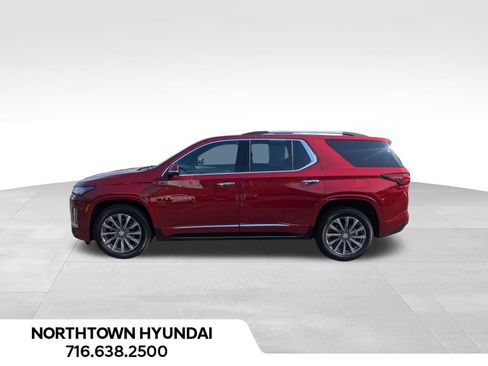 Used 2023 Chevrolet Traverse Premier w/ LPO, Floor Liner Package AWD/4WD image 8