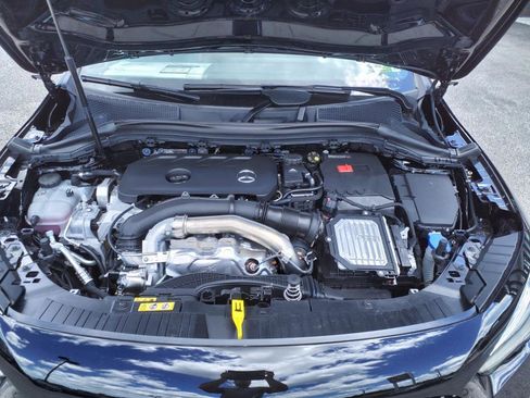 Used 2025 Mercedes-Benz GLA 250 4MATIC image 12