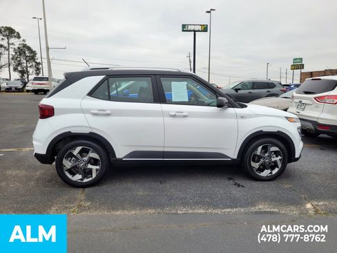 Used 2023 Hyundai Venue Limited w/ Cargo Package image 11