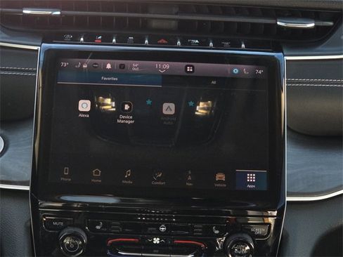 Used 2023 Jeep Grand Cherokee Limited image 12