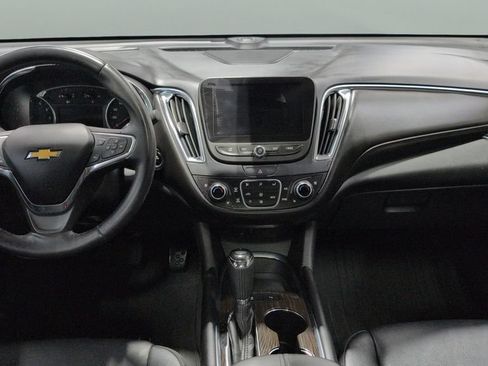 Used 2018 Chevrolet Malibu Premier w/ Premier Sun and Wheel Package FWD image 19