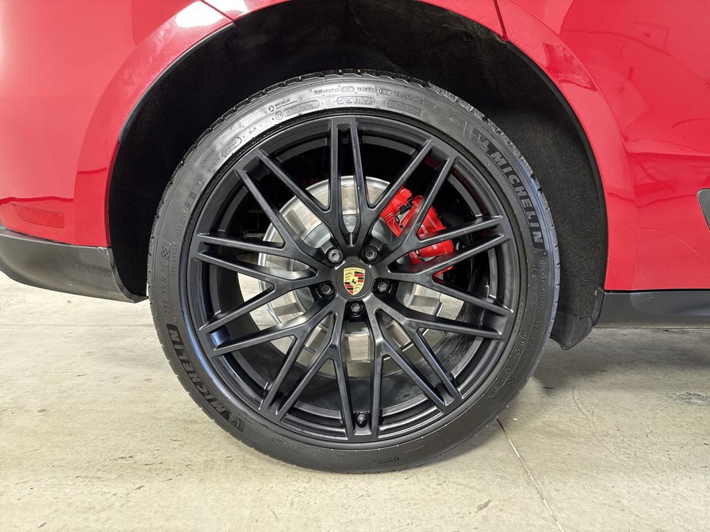 Certified 2024 Porsche Macan GTS AWD/4WD image 16