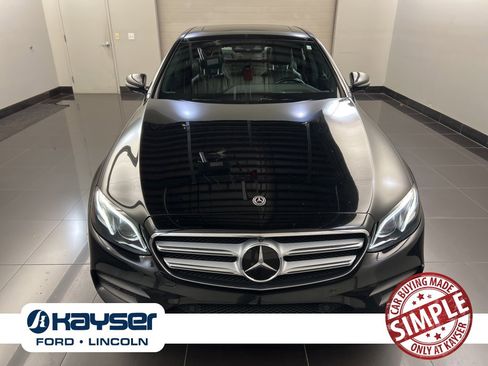 Used 2018 Mercedes-Benz E 300 4MATIC image 2