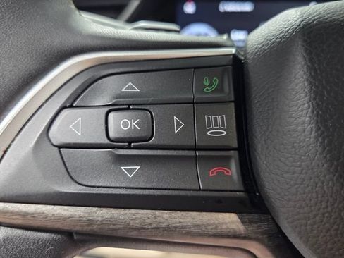 Used 2023 Jeep Grand Cherokee L Limited w/ Luxury Tech Group II RWD image 30