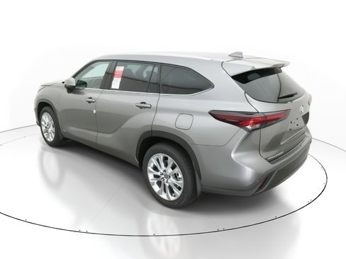 New 2026 Toyota Highlander Limited image 5