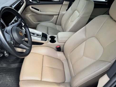 Used 2023 Porsche Macan AWD/4WD image 16