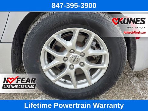 Used 2023 Chrysler Pacifica Touring-L image 11