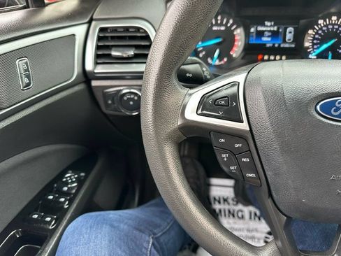 Used 2015 Ford Fusion SE FWD image 12
