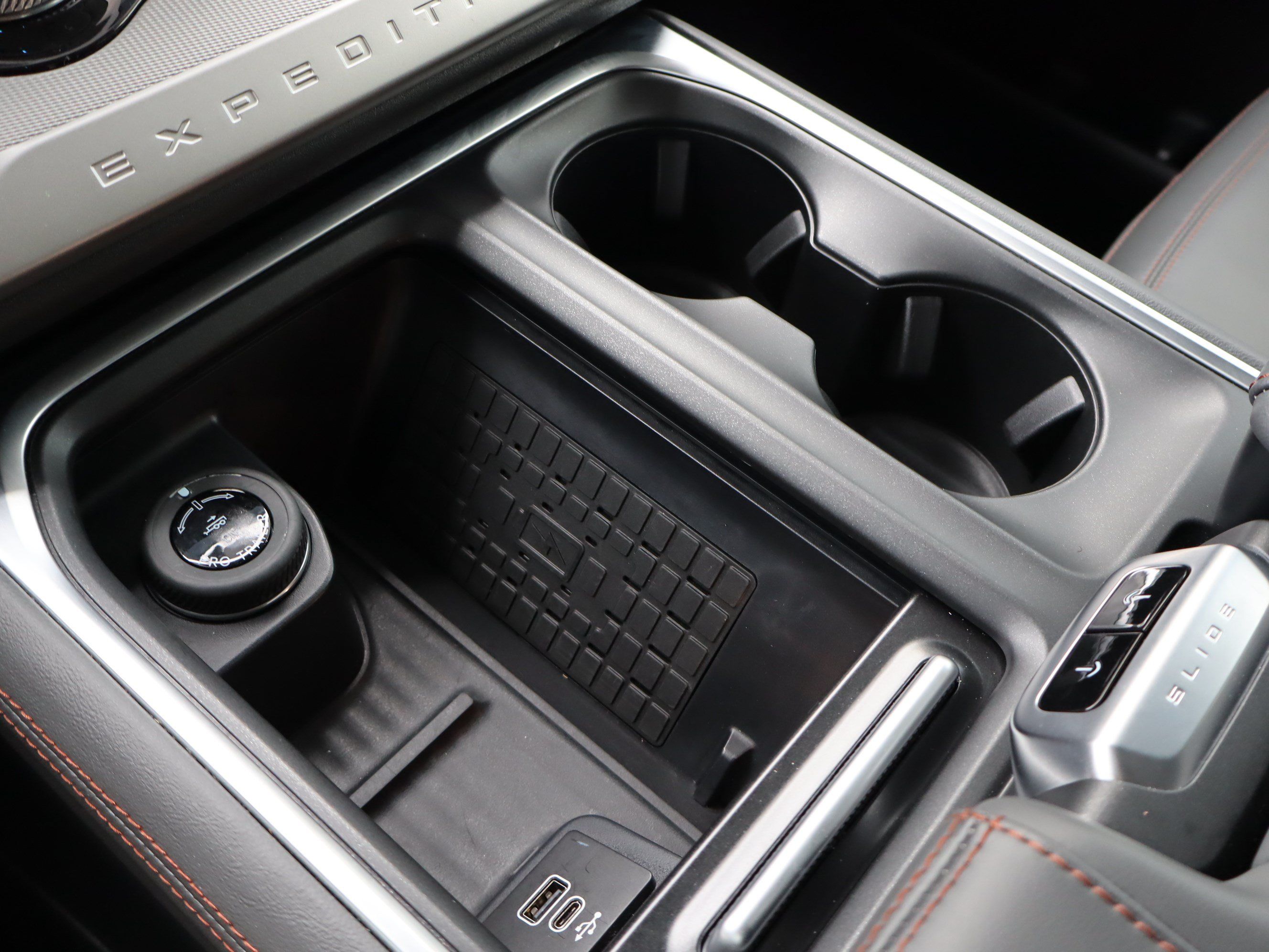 Used 2025 Ford Expedition Active RWD image 31