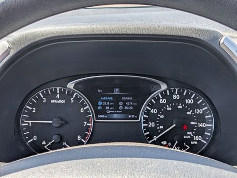 Used 2020 Nissan Pathfinder S FWD image 10