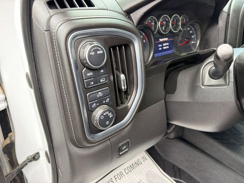 Used 2020 Chevrolet Silverado 1500 LT w/ All-Star Edition image 17