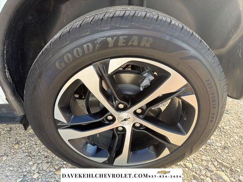 Used 2025 Chevrolet Trax RS w/ Driver Confidence Package FWD image 34