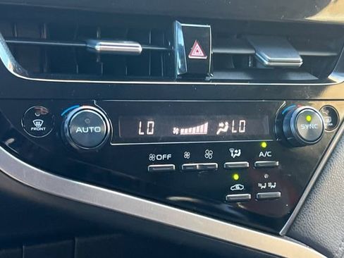 Used 2021 Toyota Camry LE image 22