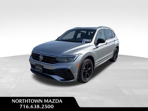 Used 2023 Volkswagen Tiguan SE R-Line image 1
