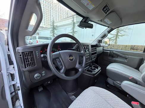 Used 2023 Chevrolet Express 3500 LT w/ LT Preferred Equipment Group image 16