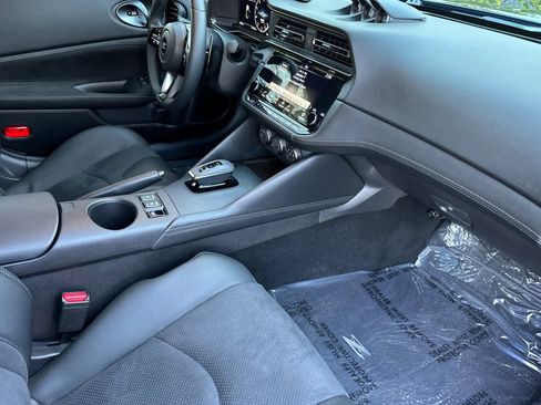Used 2024 Nissan Z Performance w/ Floor Mat Package image 12