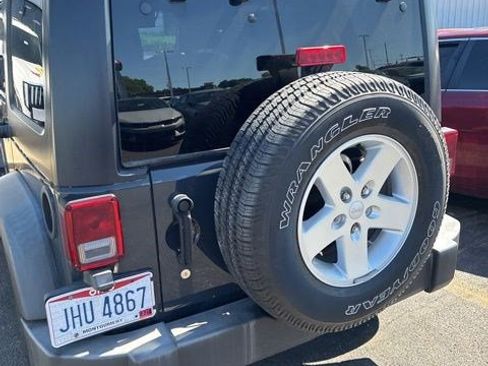Used 2017 Jeep Wrangler Unlimited Sport w/ Quick Order Package 24S AWD/4WD image 10