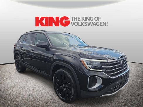 New 2026 Volkswagen Atlas SE image 1