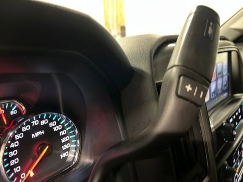 Used 2019 Chevrolet Silverado 1500 LT AWD/4WD image 14