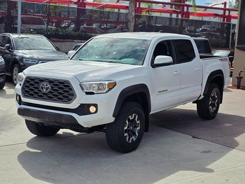 Used 2022 Toyota Tacoma TRD Off-Road w/ Technology Package image 7