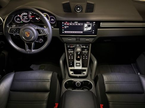Used 2023 Porsche Cayenne Platinum Edition w/ Towing Package w/o Tow Ball AWD/4WD image 12