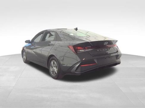Used 2024 Hyundai Elantra SE FWD image 5