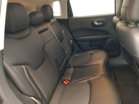 Used 2018 Jeep Compass Latitude w/ Popular Equipment Group image 19